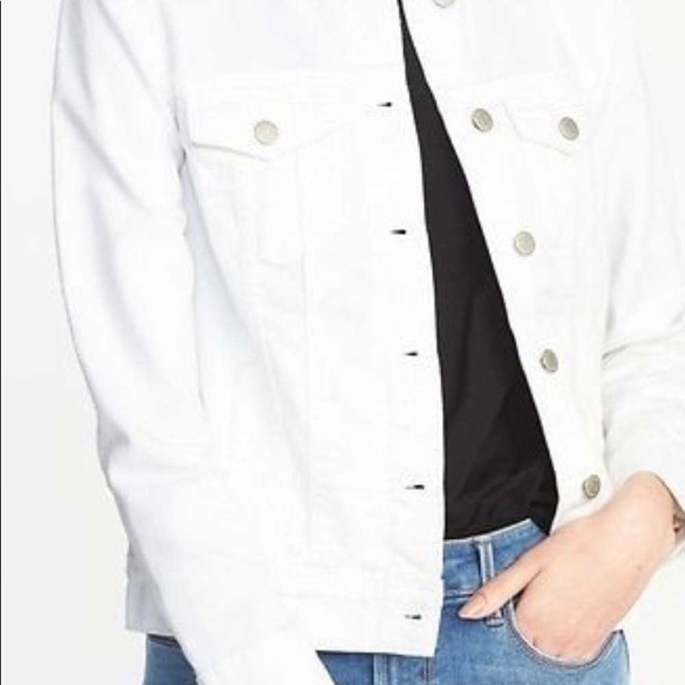 NWT- WOMEN’S FIT WHITE DENIM JACKET